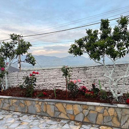 Amazing Familiar Apartments And Rooms Sarandë Exterior foto