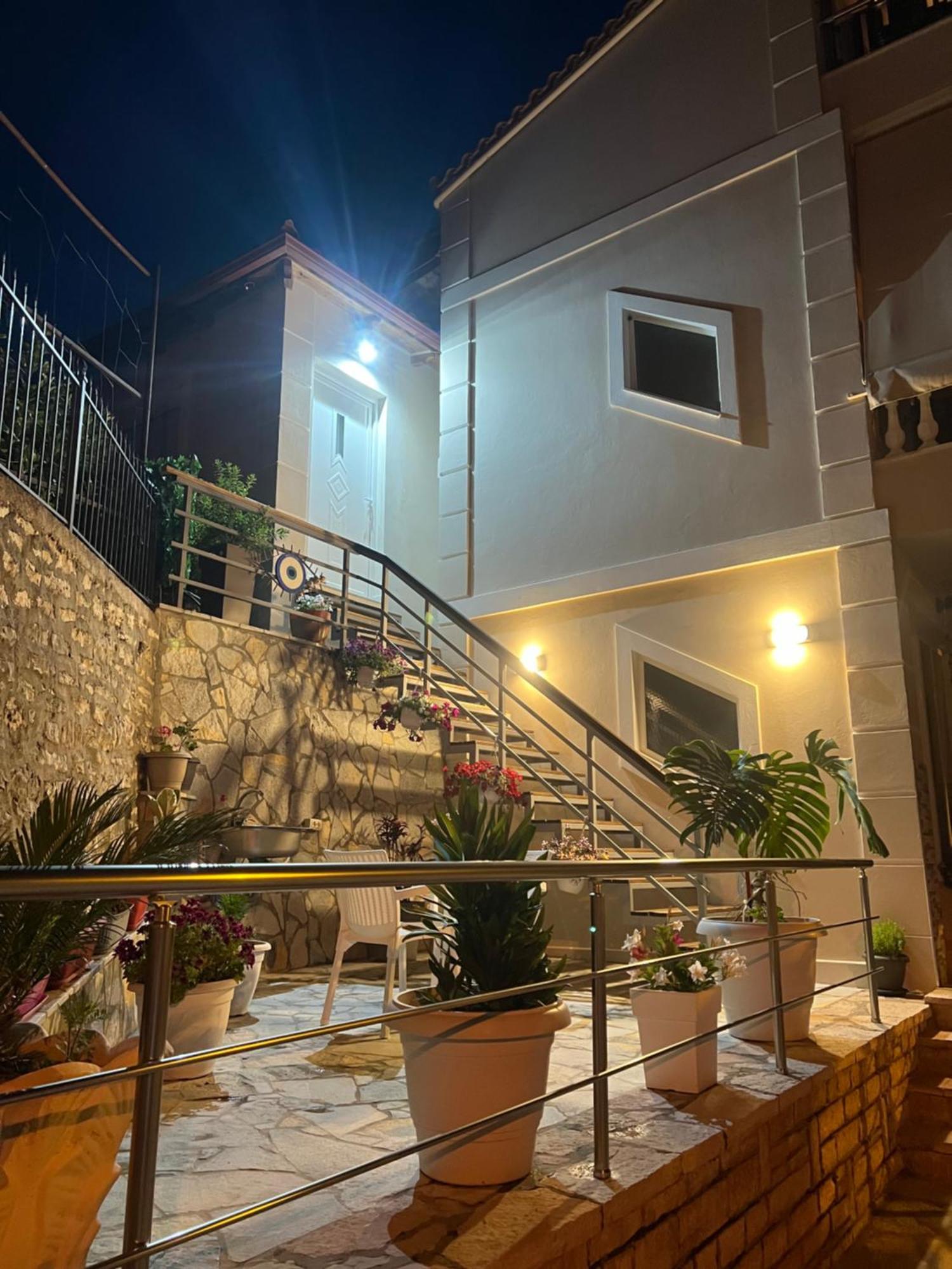 Amazing Familiar Apartments And Rooms Sarandë Exterior foto